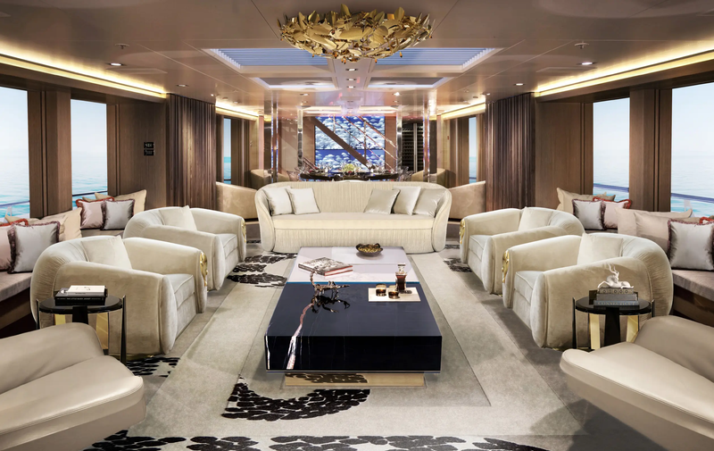 McQueen Plafond alternate view